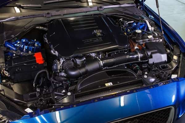 Двигатель Jaguar XE 2017