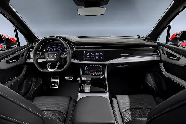 Салон Audi Q7 2020